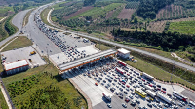 Osmangazi Köprüsü ve İstanbul-İzmir Otoyolu’nda yoğunluk! Trafik durma noktasına geldi
