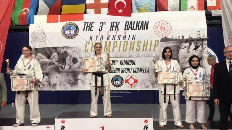 Balkanlarda Yıldırım rüzgarı Karatede elde ettiği büyük başarılara bir yenisini ekleyen Yıldırım Belediyesporlu