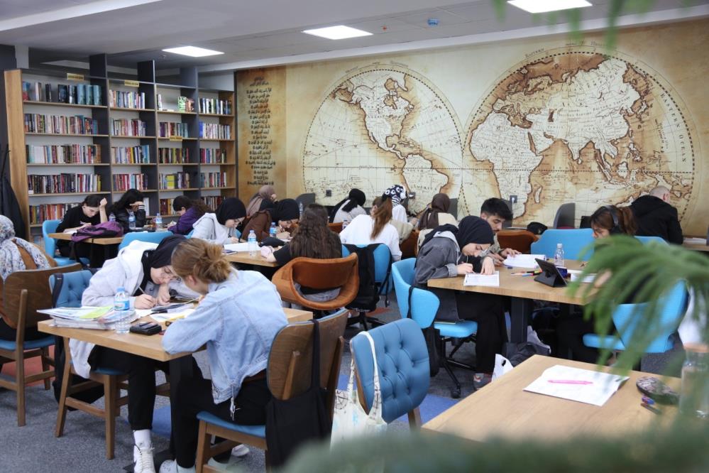 Gürsu Belediyesi’nin kütüphanesine yoğun ilgi