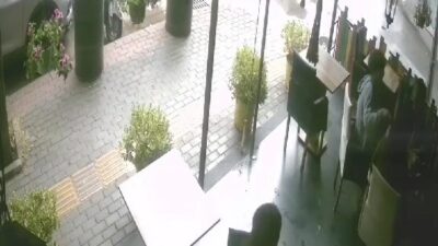 Bursa’da alkollü sürücü park halindeki 3 araca çarptı