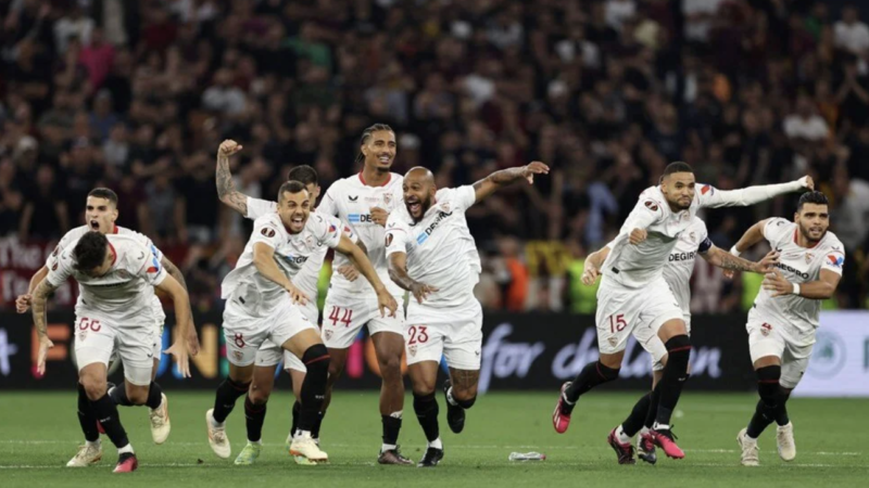 UEFA Avrupa Ligi’nin şampiyonu belli oldu UEFA Avrupa Ligi finalinde Sevilla ile Roma karşı karşıya geldi.