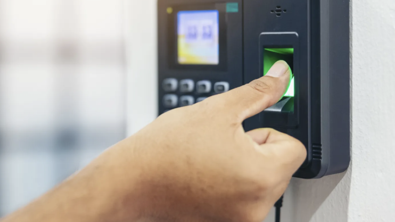 Parmak iziyle mesai takibine şok ceza Adalet Bakanlığı bünyesinde hizmet veren Kişisel Verileri Koruma Kurulu (KVKK),