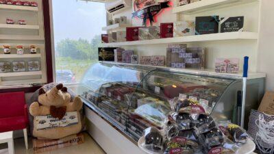 Bayramlık kestane şekerleri vitrinlerde