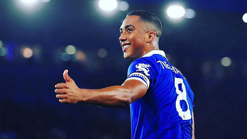 Galatasaray’da Tielemans sesleri Sezonu şampiyon tamamlayan Galatasaray, transferde yine sağlam adımlar atmaya hazırlanıyor.