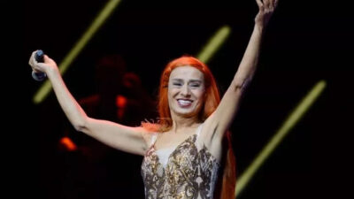 Yıldız Tilbe imajıyla dikkat çekti! Asker tıraşı oldu