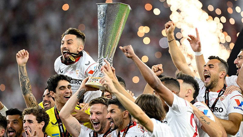 Galatasaray’a Sevilla piyangosu Sevilla, UEFA Avrupa Ligi finalinde Roma'yı yenip şampiyonluğa ulaştı. İspanyol