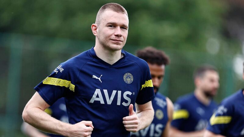Spor Toto Süper Lig'de 2022-2023 sezonunu ikinci sırada tamamlayan Fenerbahçe'nin