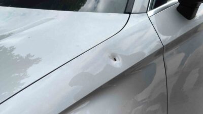 Bursa’da seyir halindeki araca mermi isabet etti