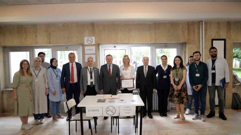 Uludağ Üniversitesi’nde tütün ürünlerinin zararları anlatıldı Bursa Uludağ Üniversitesi (BUÜ) Hastanesi, Dünya Tütünsüz Günü dolayısıyla özel