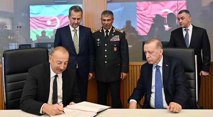 Erdoğan ve Aliyev Hava Komuta Merkezi’nin açılışını yaptı Erdoğan ve Aliyev Hava Komuta Merkezi’nin açılışını yaptı