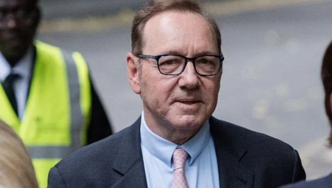 Kevin Spacey dört erkeğe cinsel saldırıdan yargılanıyor