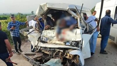 Belediye otobüsü ile minibüs çarpıştı: 2 ölü, 10 yaralı