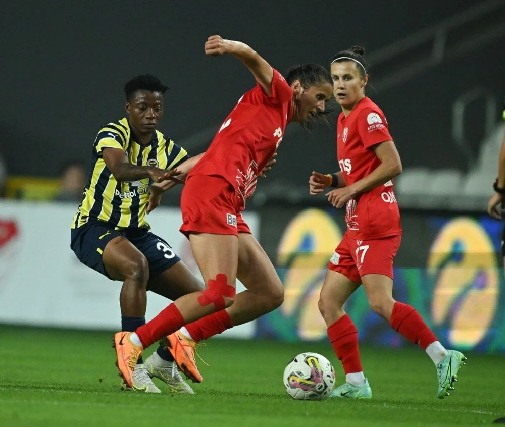 Kadınlar Futbol Süper Ligi’nde şampiyon belli oldu