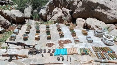 Teröristlere ağır darbe! Çok sayıda silah ve mühimmat ele geçirildi