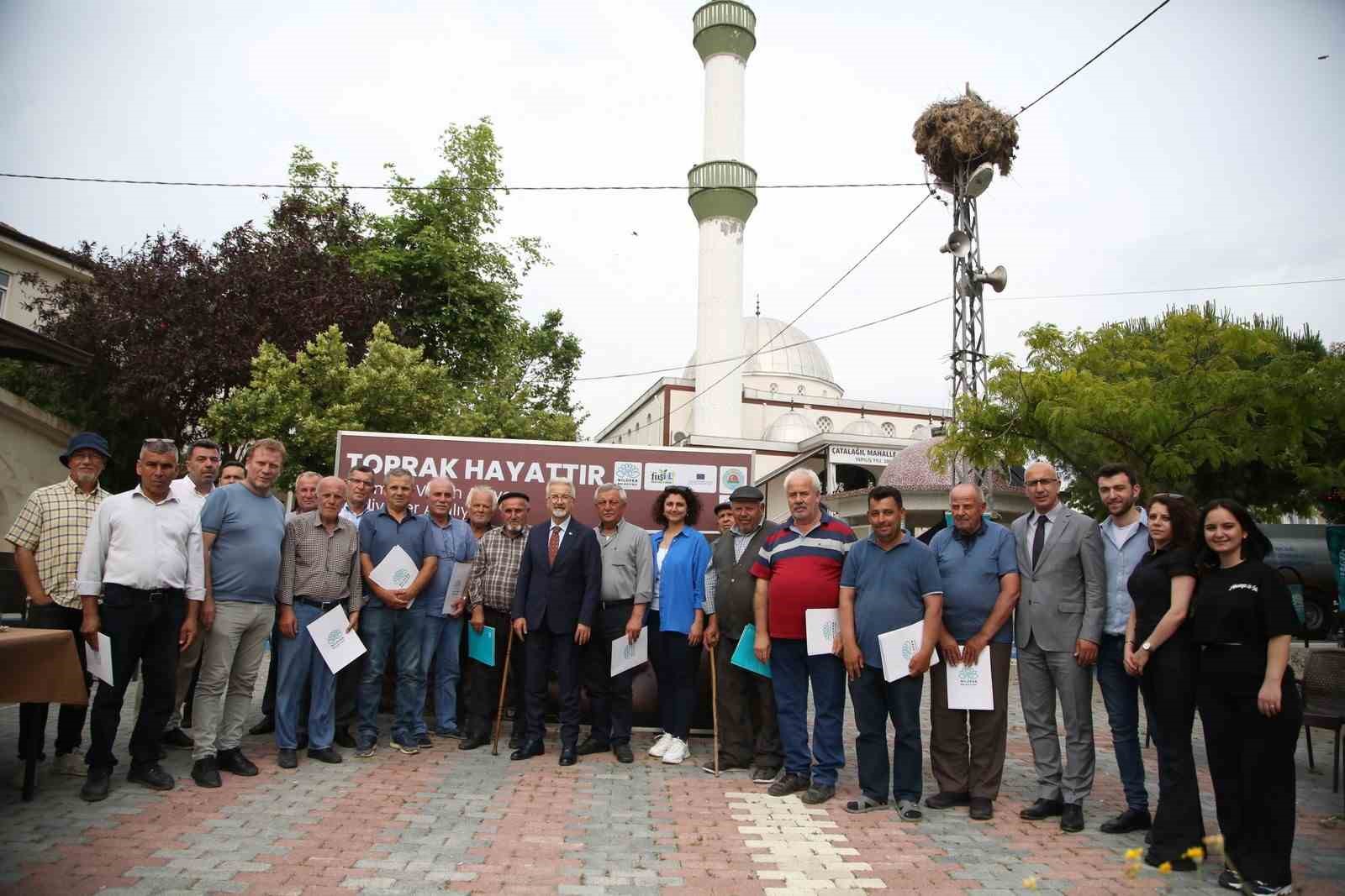 Nilüfer’de çiftçinin toprakları ücretsiz analiz edildi