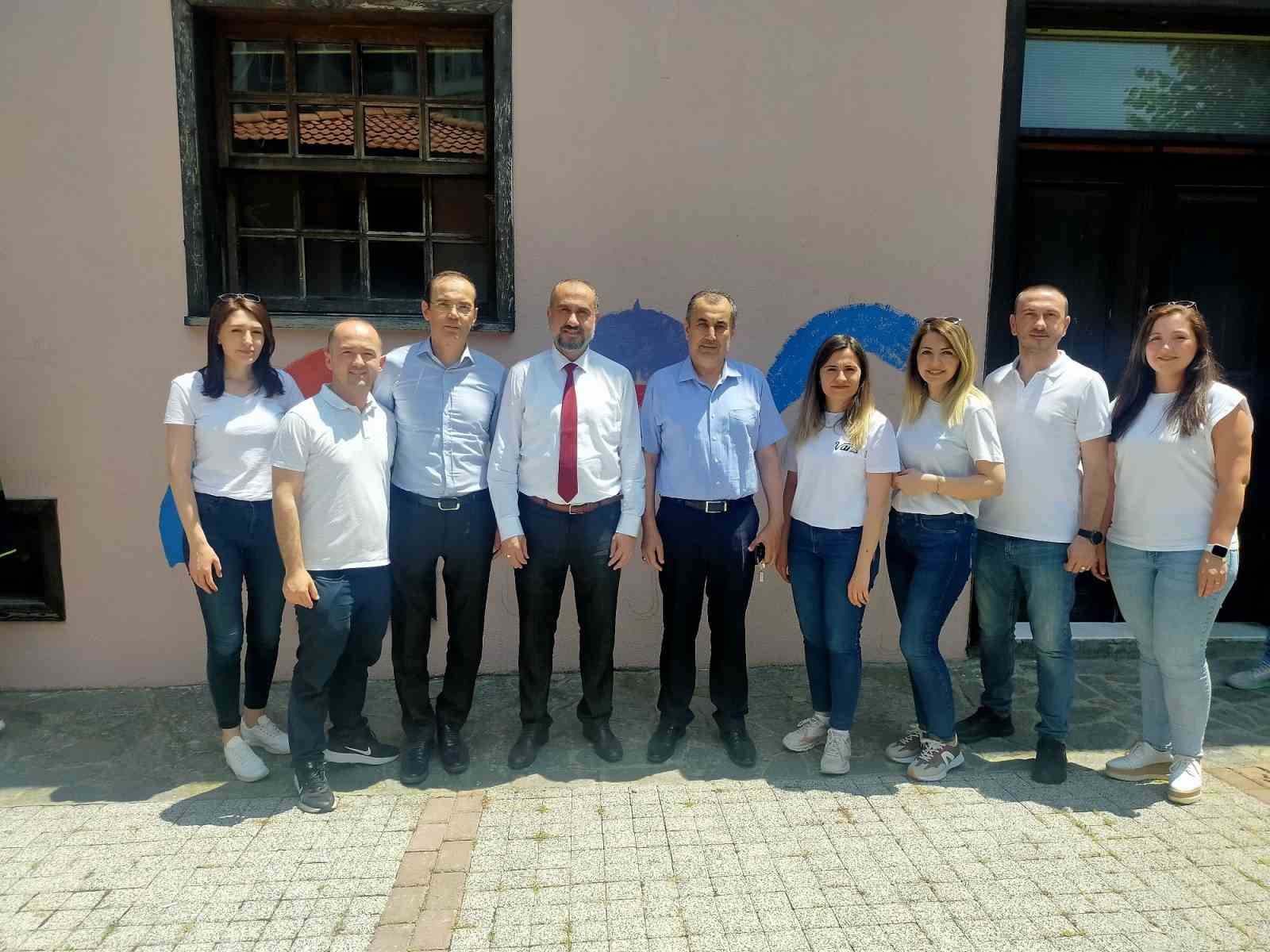 Bursa'da duvarlar, bağımlılıkla mücadele için boyandı 1 duvarlar bagimlilikla mucadele icin boyandi 135b436