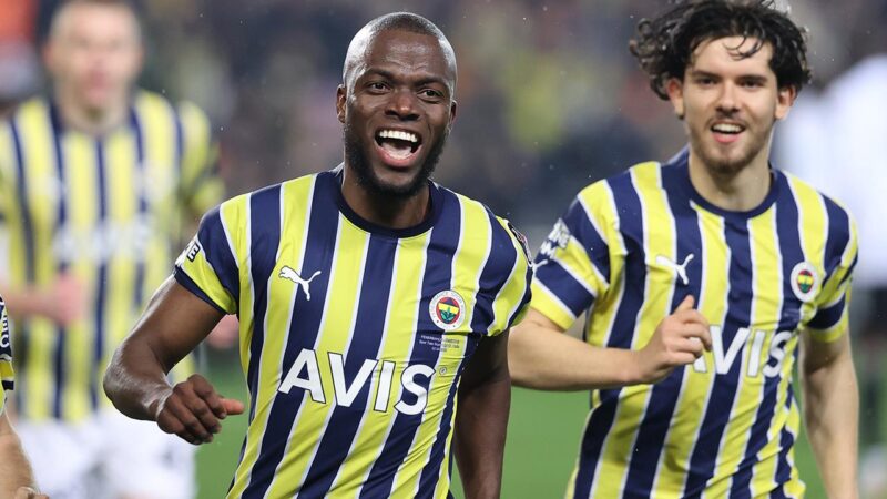 Valencia gol krallığını ilan etmeye hazırlanıyor Fenerbahçe'nin Ekvadorlu futbolcusu Enner Valencia, Spor Toto Süper Lig'de gol