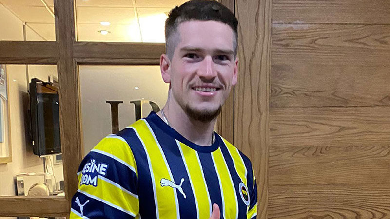 Fenerbahçe'nin İskoç ekibi Glasgow Rangers'tan kadrosuna kattığı Ryan Kent, kulüp