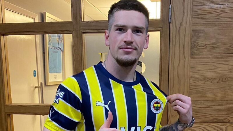 Fenerbahçe yeni transferini açıkladı Fenerbahçe, İngiliz kanat oyuncusu Ryan Kent'i transfer etti.