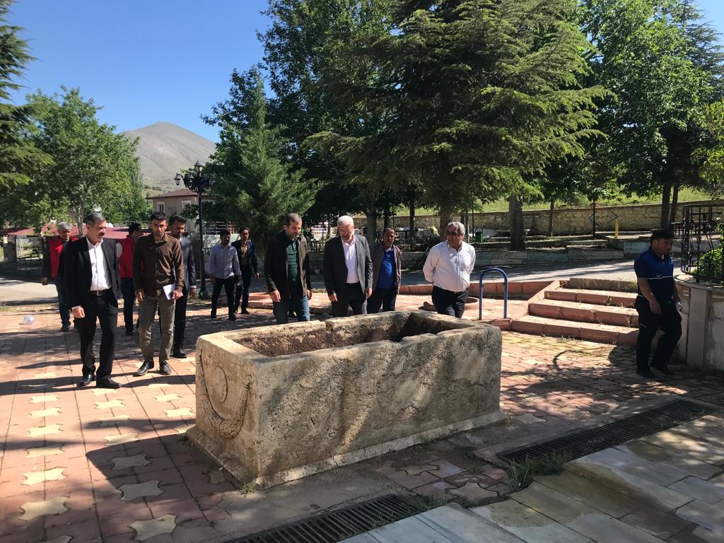 Gürsu Belediyesi teknik ekibi deprem bölgesinde Gürsu Belediyesi teknik ekibi deprem bölgesinde