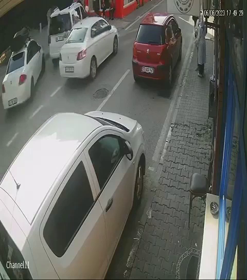 Bursa’da korkunç kaza! Metrelerce sürüklendi…