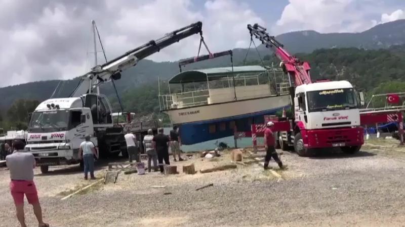 Korku dolu anlar! Büyük bir gürültüyle koptu