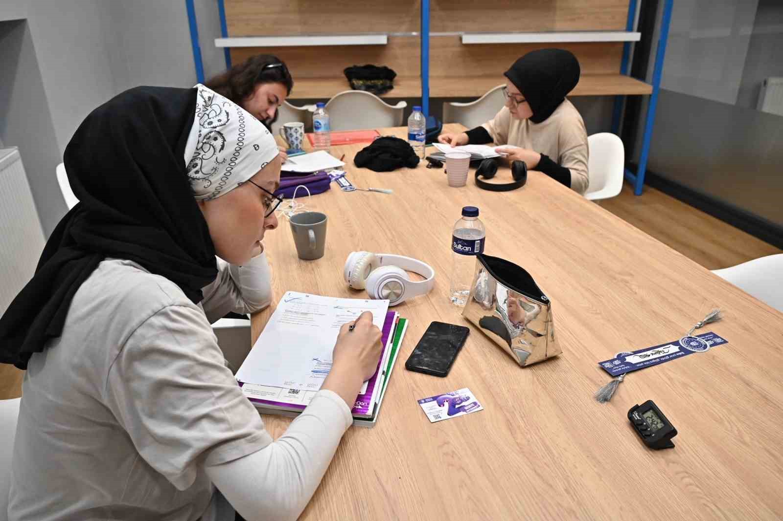 Bursa’da gençlere YKS morali