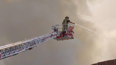 Bursa’da geri dönüşüm tesisinde çıkan yangın söndürüldü