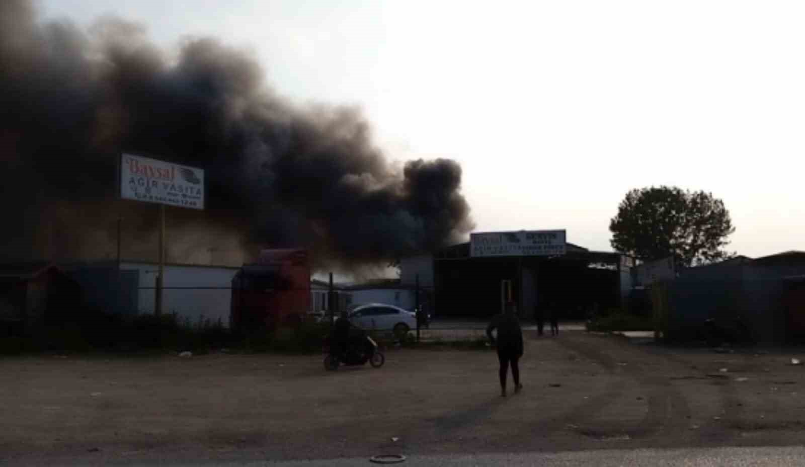 Bursa’da geri dönüşüm tesisinde korkutan yangın