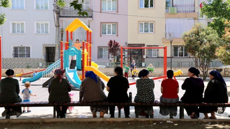 Gürsu Söğütlü Park tamamlandı Gürsu Belediyesi’nin mahalle halkının isteği üzerine basketbol sahasından parka dönüştürülen