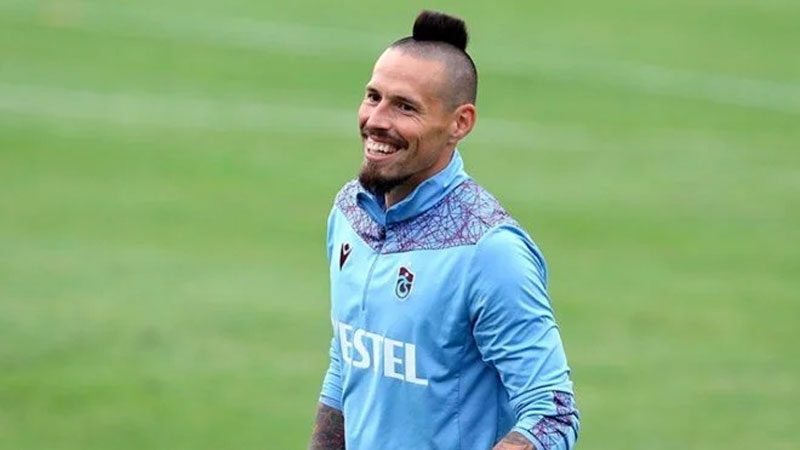 Marek Hamsik’ten emeklilik kararı Yıldız futbolcu Marek Hamsik, futbolu bıraktığını açıkladı.