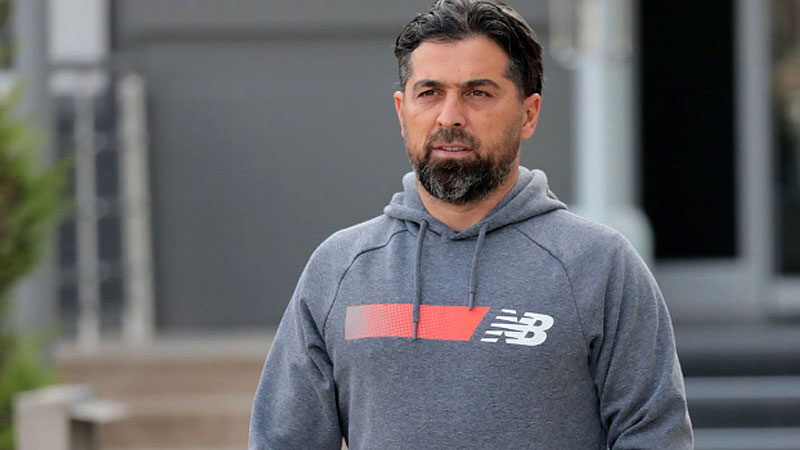 Rizespor’da İlhan Palut dönemi Çaykur Rizespor, teknik direktör Bülent Korkmaz ile yollarını ayırmasının ardından