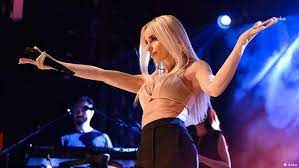 Ezberleri bozdu! Sahne tarzı yine gündem oldu…