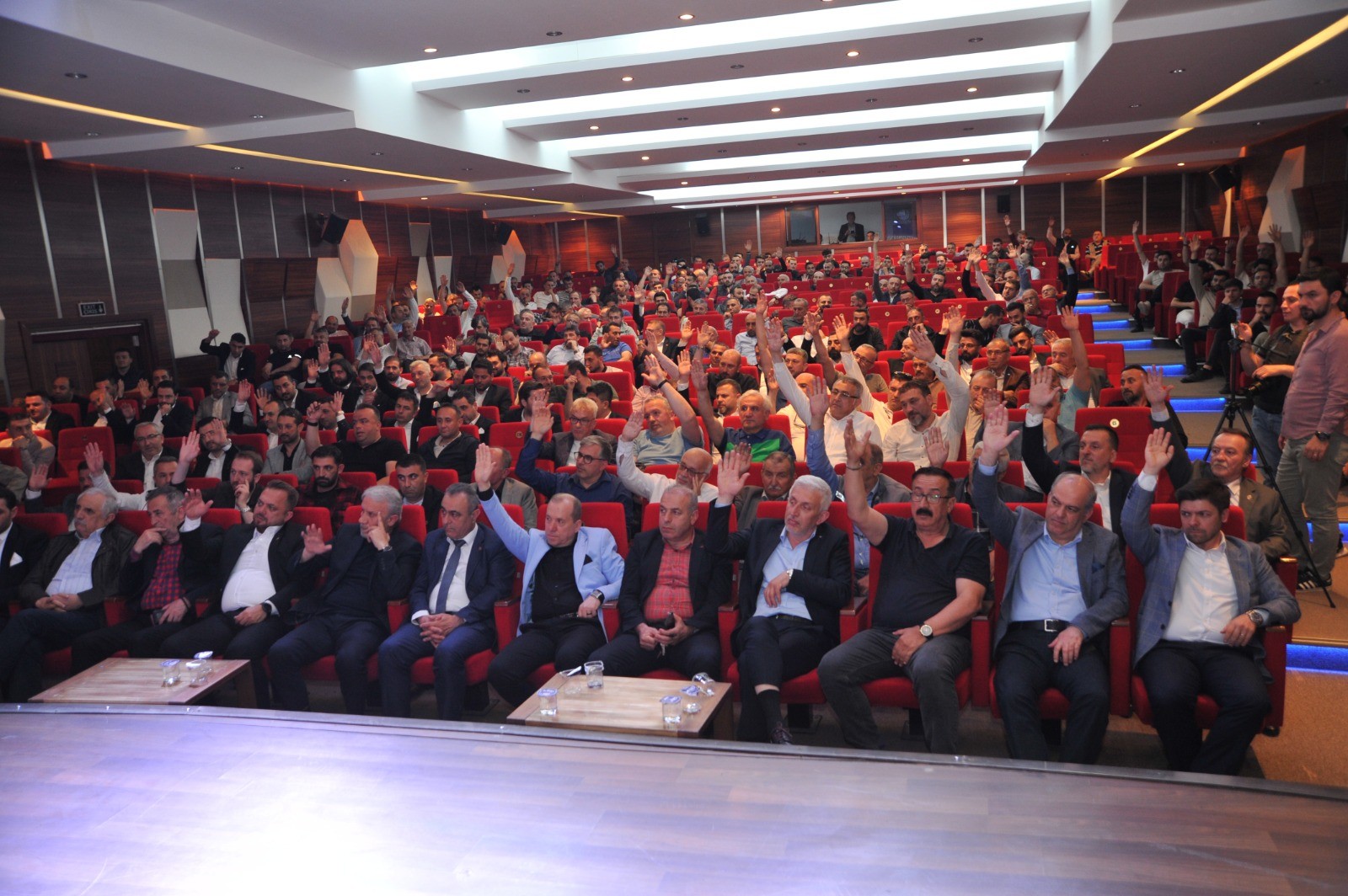 2.Lig’deki Bursa ekibi başkanını seçiyor! İşte yönetime talip isim… 2.Lig’deki Bursa ekibi başkanını seçiyor! İşte yönetime talip isim…