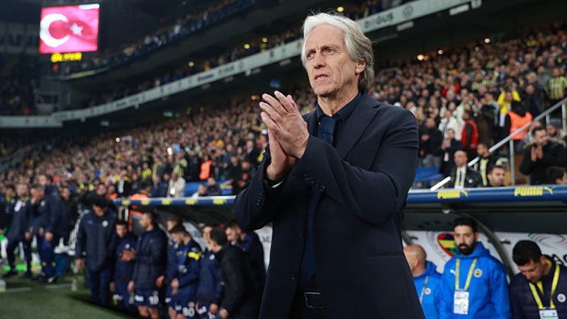 Jesus’tan ayrılık sonrası ilk açıklama Jorge Jesus’tan Fenerbahçe kariyerinin ardından ilk açıklama geldi. Deneyimli teknik