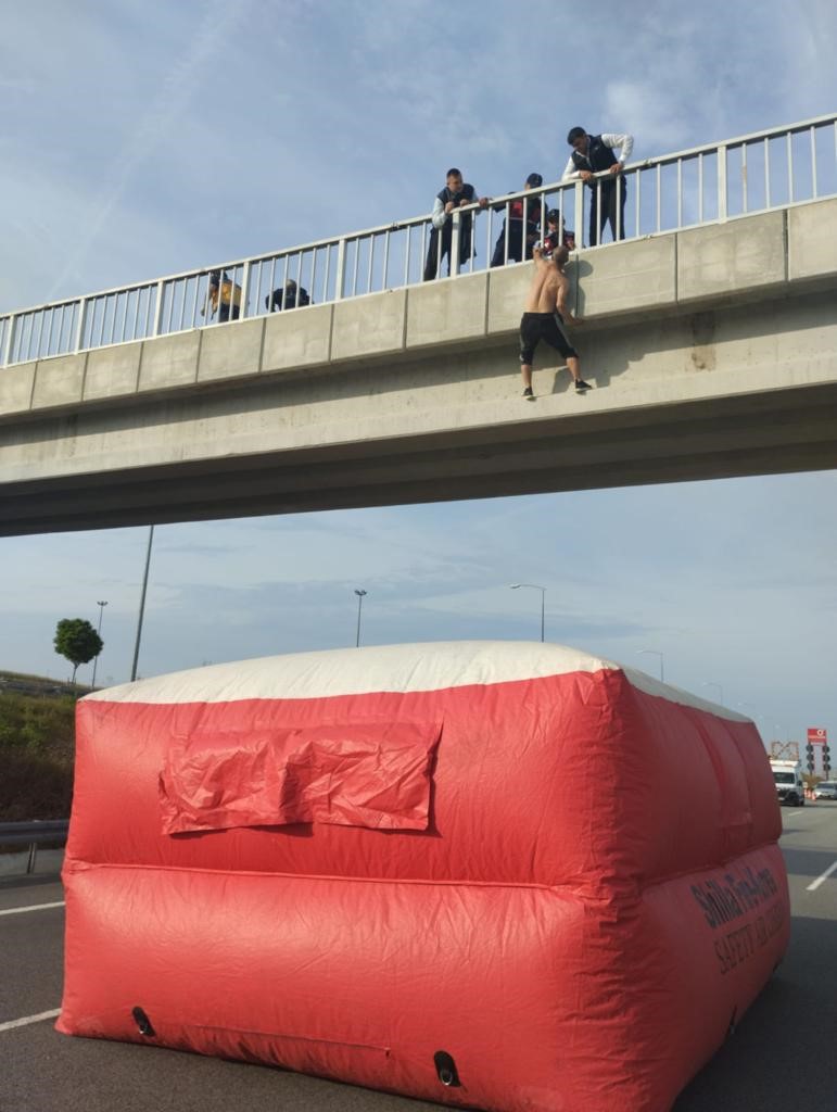 Bursa’da korkutan olay! Kendini köprüden aşağı bıraktı…