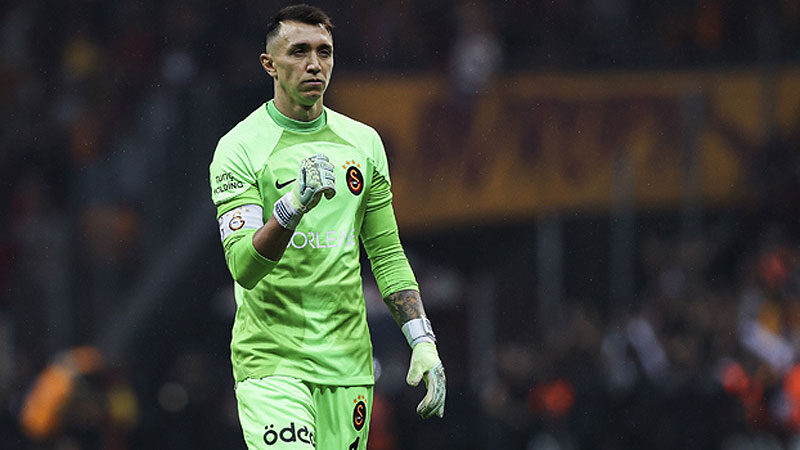 Galatasaray’da Muslera damgası Galatasaray'da Fernando Muslera, bu sezon kazanılan şampiyonlukta önemli rol oynadı.