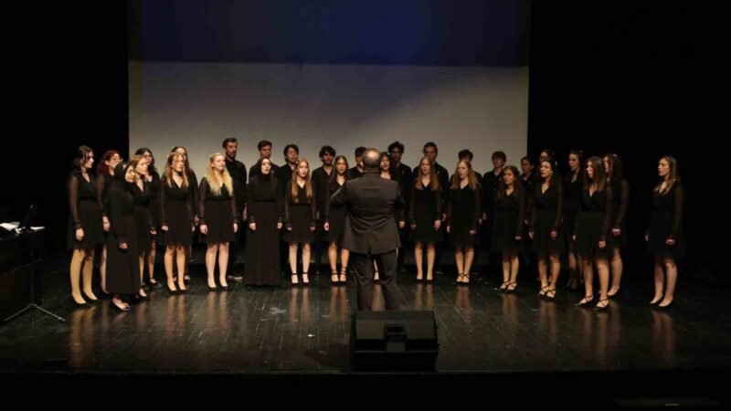 Nilüfer’de Çocuk ve Gençlik Koroları performanslarıyla alkış aldı Nilüfer Çocuk Korosu ve Nilüfer Gençlik Korosu, dönem sonunda düzenlenen