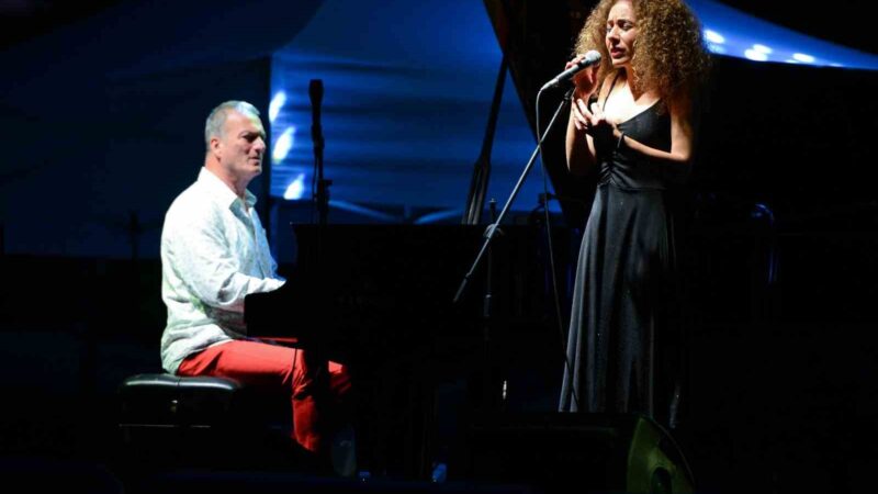 Bursa’da ormanda caz müzikle keyifli gece Nilüfer Caz Festivali’nde sahne alan Kerem Görsev Trio ve Elif