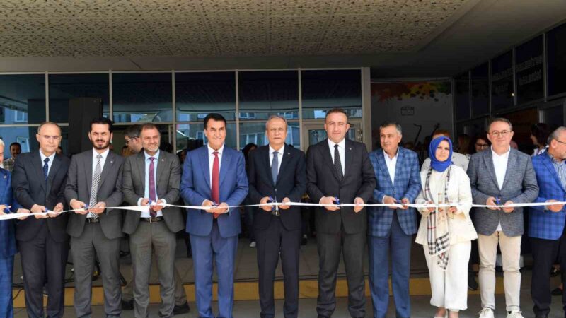 OSMEK’in gurur sergisi Osmangazi Belediyesi Meslek Edindirme Kursları (OSMEK) bünyesinde bulunan kursiyerlerin 2022-2023
