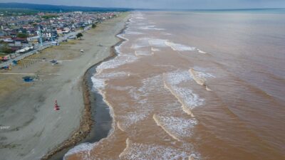 Karadeniz’e çamur aktı