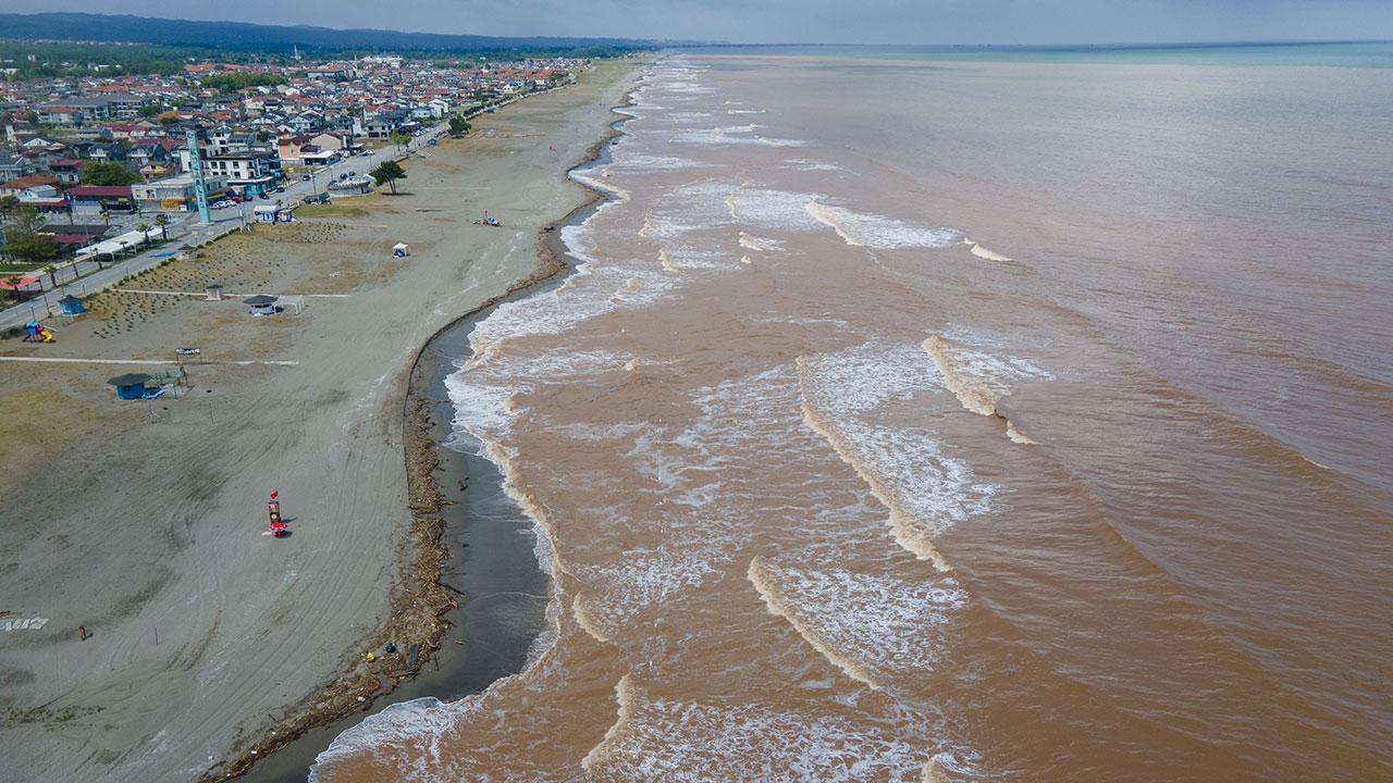 Karadeniz’e çamur aktı