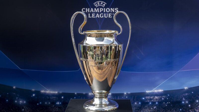 UEFA Şampiyonlar Ligi kupasını 14 kez müzesine götüren Real Madrid,