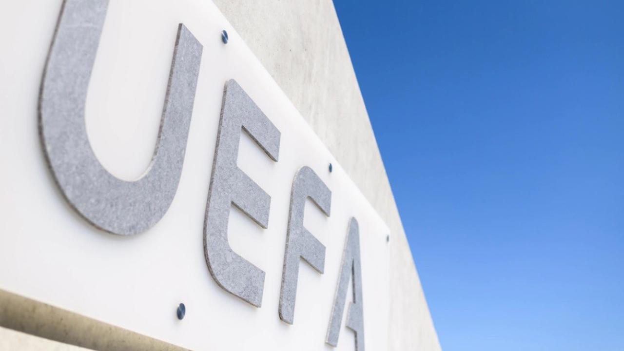 UEFA kritik maçı erteledi UEFA kritik maçı erteledi