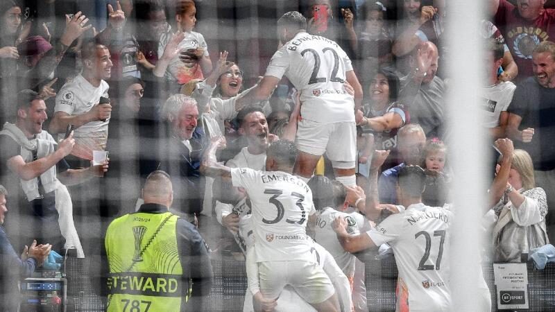 UEFA Avrupa Konferans Ligi finalinde İtalya'nın Fiorentina takımını 2-1 yenen