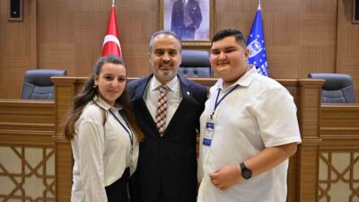 Bursa’da yerel ve ulusal sorunlara genç bakış