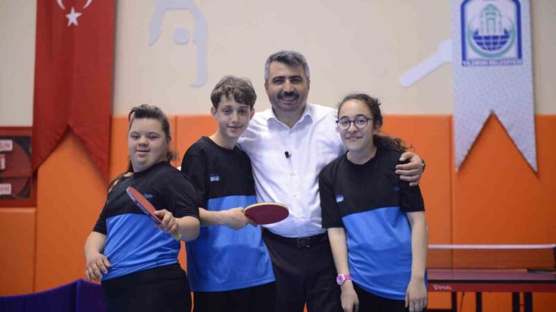 Yıldırım’ın ‘özel’ çocuklarından 3 madalya Yıldırım Belediyesi Jimnastik Spor Kulübü’nün özel sporcuları Bursa Özel Çocuklar
