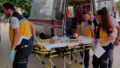 Bursa’da yolun karşısına geçmek isteyen çocuk, otomobilin altında kaldı