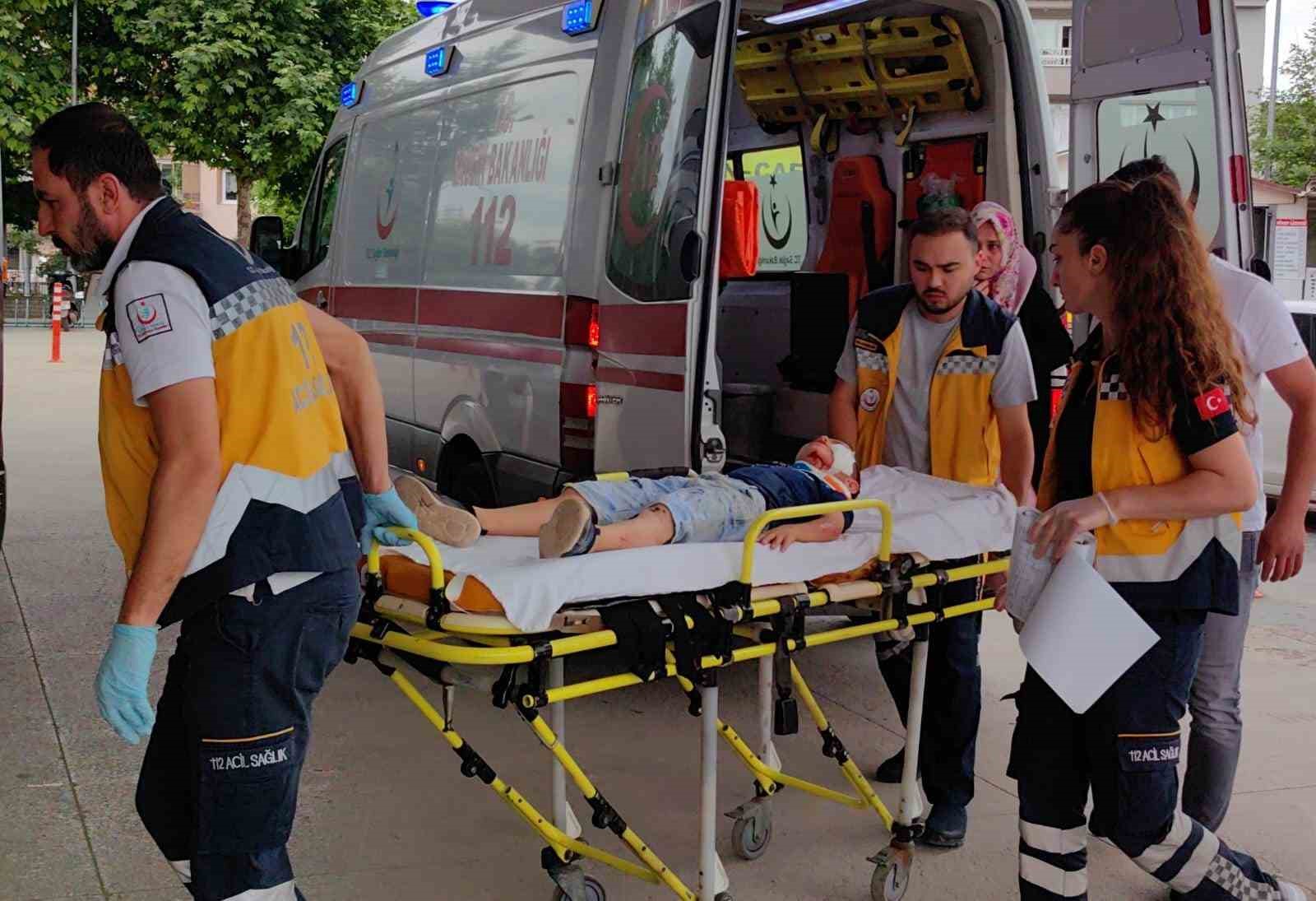 Bursa’da yolun karşısına geçmek isteyen çocuk, otomobilin altında kaldı