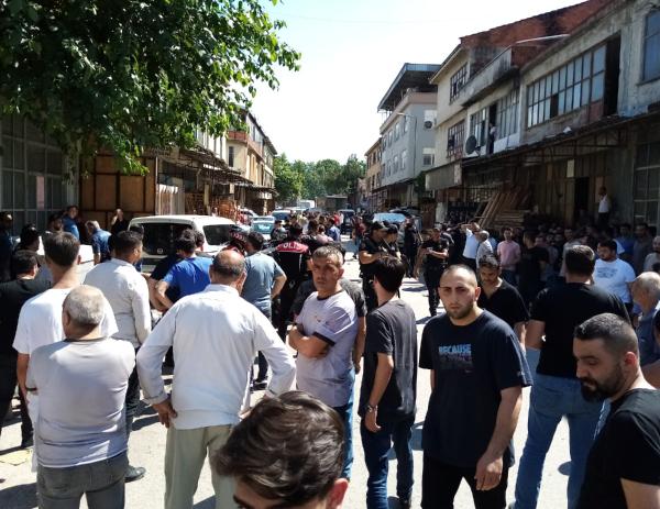Bursa’da tornavidalı demir çubuklu kavga: 5 yaralı, 4 gözaltı Bursa’da tornavidalı demir çubuklu kavga: 5 yaralı, 4 gözaltı